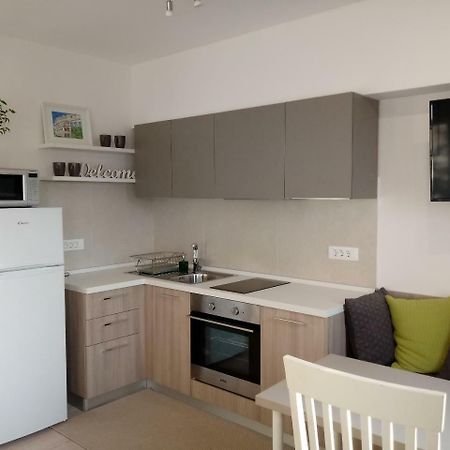 Sunsplash Apartments Пула Екстериор снимка