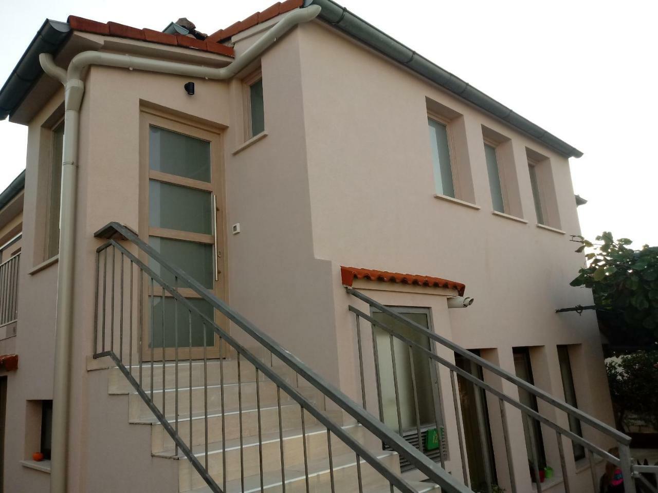 Sunsplash Apartments Пула Екстериор снимка