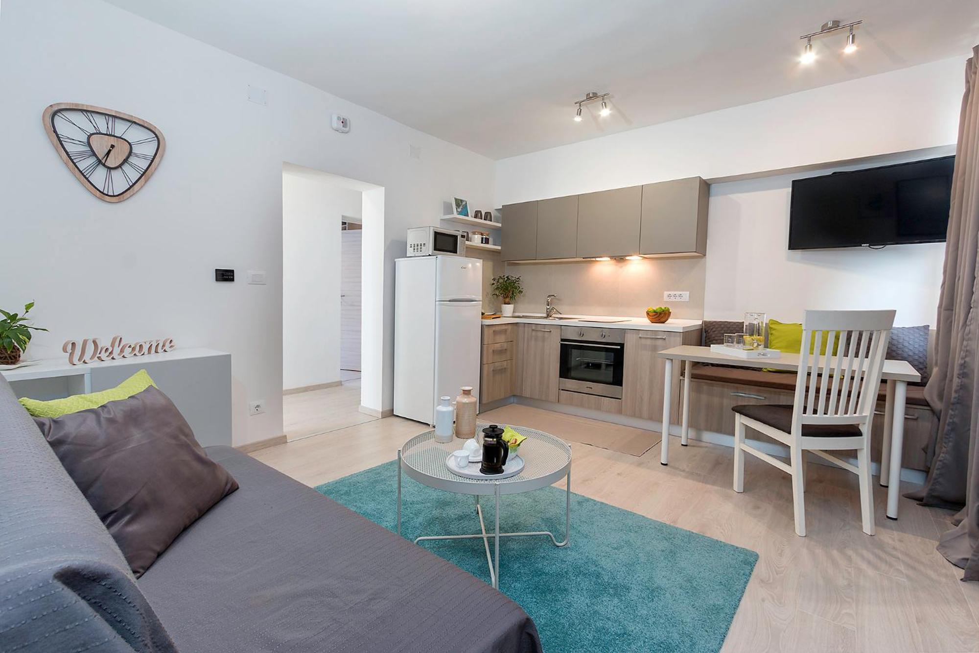 Sunsplash Apartments Пула Екстериор снимка