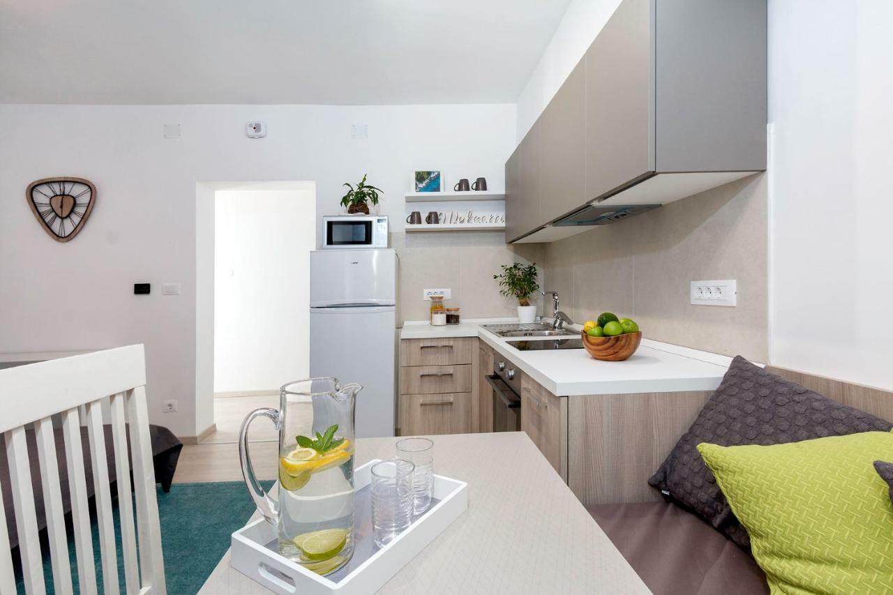 Sunsplash Apartments Пула Екстериор снимка