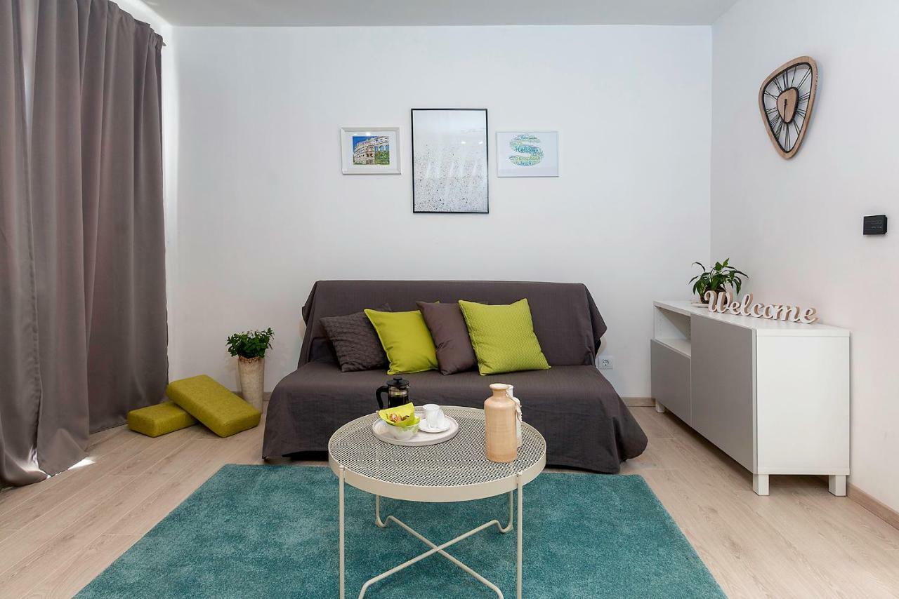 Sunsplash Apartments Пула Екстериор снимка