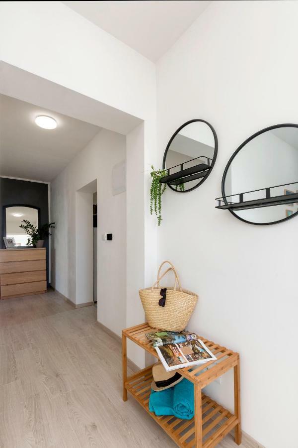 Sunsplash Apartments Пула Екстериор снимка