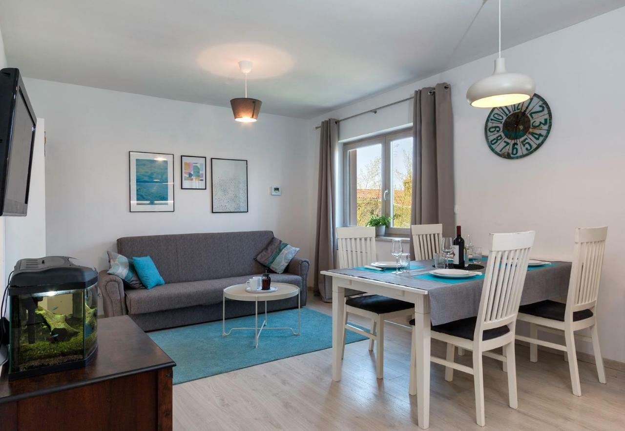 Sunsplash Apartments Пула Екстериор снимка